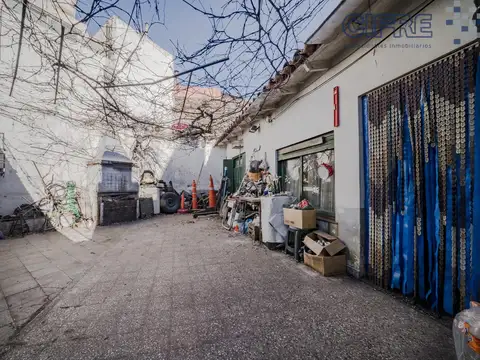 Casa en Venta con 4 cocheras