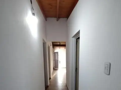 Casa 3 ambientes con 2 baños