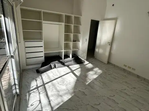 V. Ballester. Independencia 5100. PH tot reciclado 3 amb. Balcon. Metros estacion