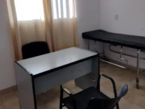 Avenida Hipólito Yrigoyen e/ Santiago del Estero y Comandante Carbonari