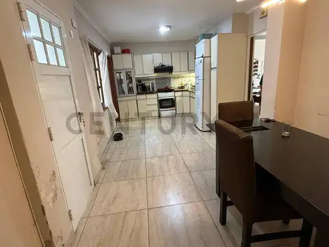 Gaboto 2400, Piso 0