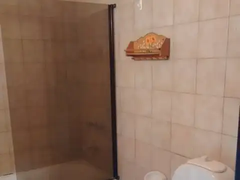 Departamento de 3 dormitorios sobre Mitre con vistas al lago y cochera