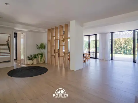 Casa 7 ambientes con 5 baños