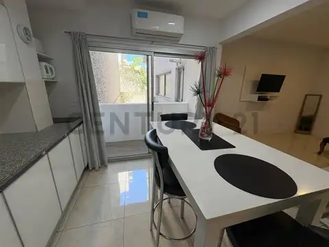 Viamonte 2600, Piso 2