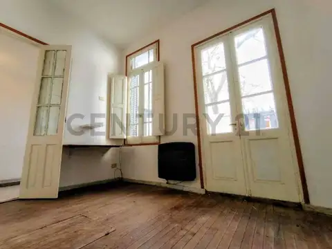 Casa en Alquiler con 1 cochera