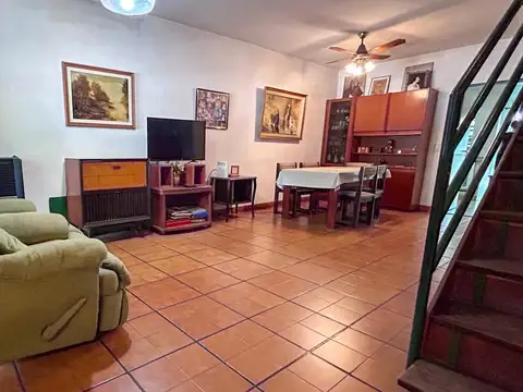 Depto Tipo Casa en Venta en Flores, USD 170.000