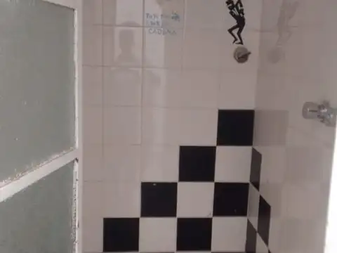 Amplia casa en ALQUILER
