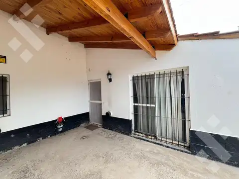 Casa en Venta en Plottier, USD 140.000