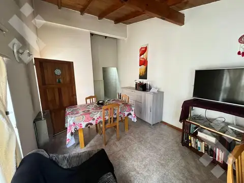 Casa 6 ambientes con 1 baño