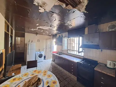 Casa 5 ambientes con 1 baño