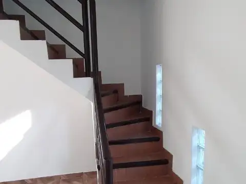 VENTA - MUY BUEN DUPLEX 3 AMB CON ESPACIO DE COCHERA! LOMAS