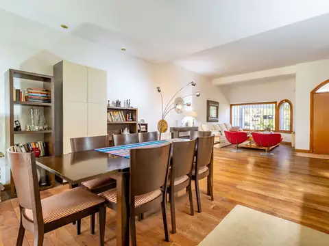 Venta Casa con Jardin Quincho y Pileta Olivos Golf