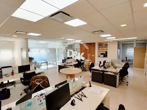 Oficina en Alquiler con 9 cocheras