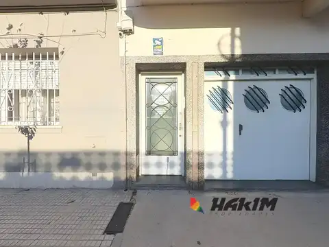 Excelente PH en Parque Chass - 4 amb con garage balcón  y terraza . Gran potencial  