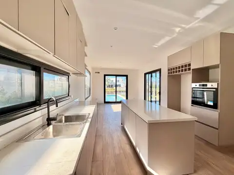 Casa en Alquiler de 5 dormitorios