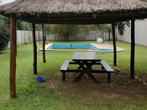 Casa 3 ambientes con 1 baño