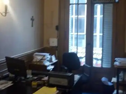 FLORIDA 440. edificio muy Frances de estilo y maxima categoria