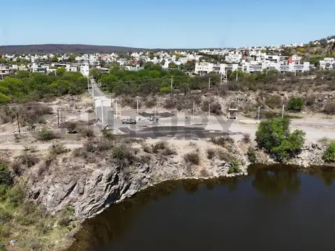 Lotes en Altos de La Estanzuela - La Calera, Sobre Laguna Apto Housing