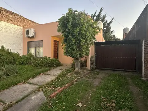 Casa 3 ambientes en venta en Ituzaingó Norte