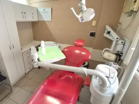 CONSULTORIO 3 AMBIENTES VENTA FLORESTA EQUIPADO