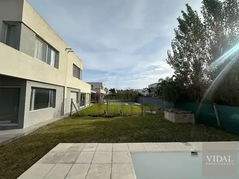 Casa en Alquiler de 4 dormitorios