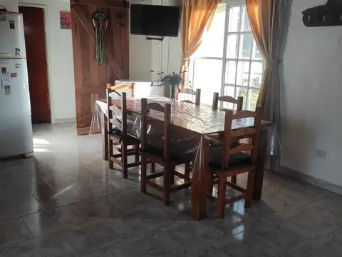 Casa 3 ambientes con 2 baños