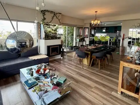 Precio reducido por viaje. Oportunidad. Exclusivo Departamento Tipo Dúplex, Único En Klover Plaza Con Reformas De Diseño Y Terminaciones De Categoría Superior. Una Propiedad Pensada Para Quienes Buscan Confort, Tecnología Y Vista Al Río..