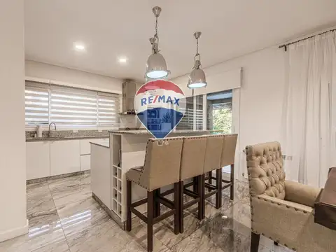 Casa 7 ambientes con 3 baños