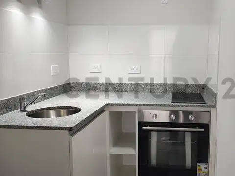 Monoambiente en alquiler zona tribunales - 4to piso al frente - balcón