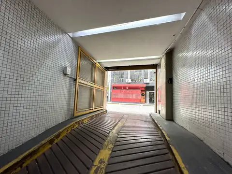 Cochera en venta próxima a Plaza San Martín – Paraguay y Florida –