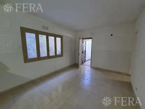 Venta PH 3 ambientes con patio en Wilde