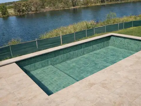 Casa 6 ambientes con 5 baños