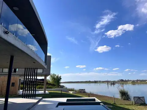 Casa en venta en el Barrio Muelles Puertos Escobar