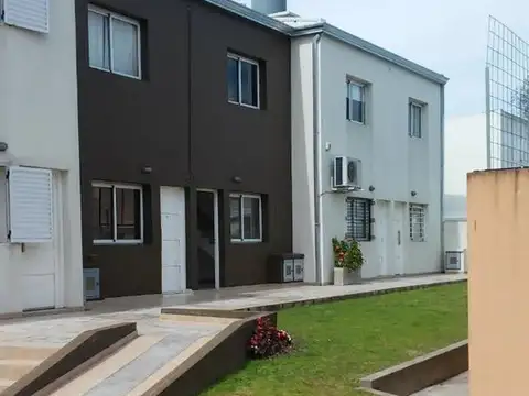 Departamento en Venta en Los Hornos, USD 70.000