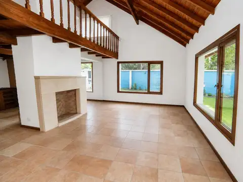 Casa 6 ambientes con 3 baños