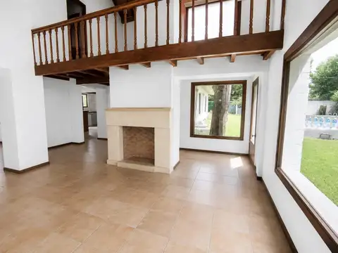 Casa en Venta con 5 cocheras