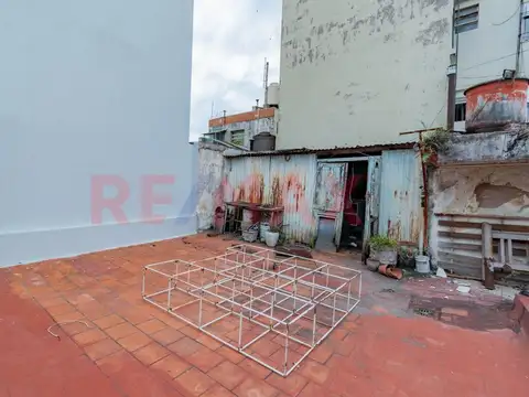 Casa 7 ambientes con 2 baños