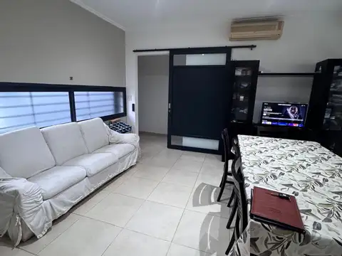 Casa 2 ambientes con 1 baño
