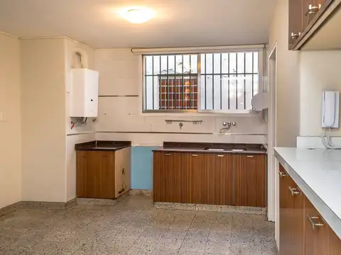 Departamento 6 ambientes con 1 baño