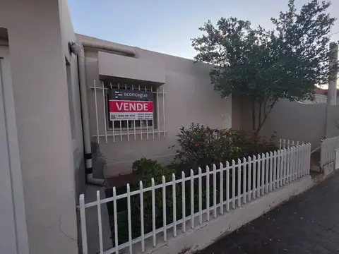 Casa en Venta Luzuriaga -Barrio "San Eduardo"-