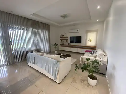 Casa en Alquiler al Sur