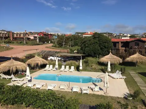 URUGUAY - PUNTA DEL DIABLO HOTEL CON PARADOR DE PLAYA