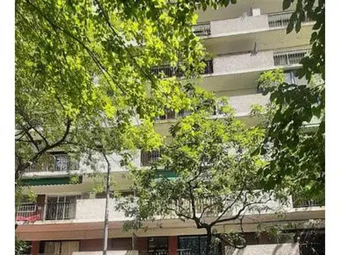OPORTUNIDAD    EXC DEPARTAMENTO DE 4 AMBIENTES AL FRENTE CON BALCON SOBRE AV CABILDO