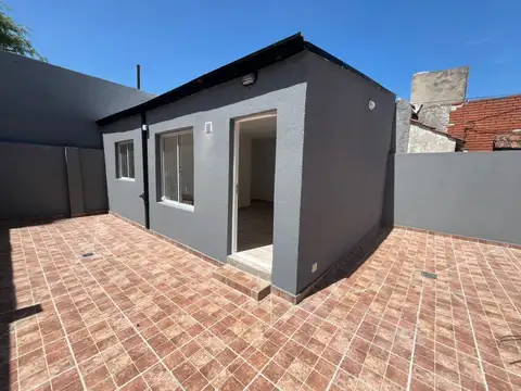 PH 2 AMBIENTES AL FONDO CON PATIO A ESTRENAR, BARRIO SAN JUAN