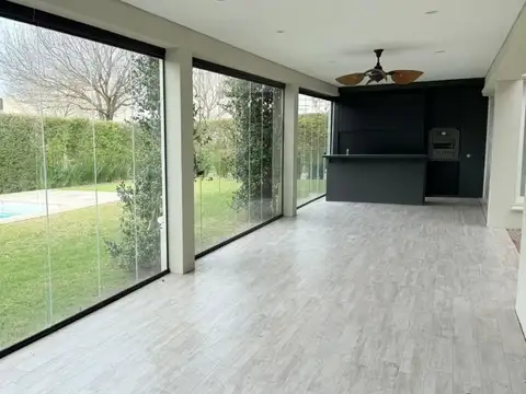 Casa en Alquiler al Este