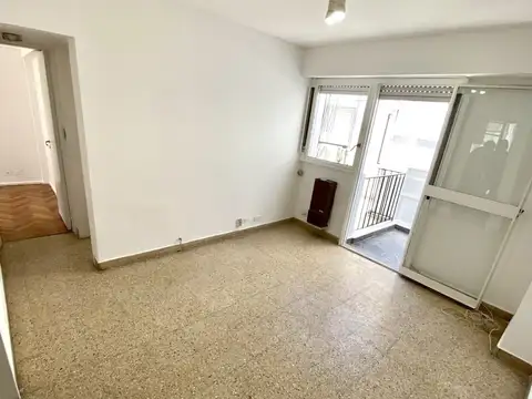 3 AMB 50 MTS TOT, LATERAL LUMINOSO C/BALCÓN FRANCES,COC Y LAV. INDPTE,BAÑO COMP., EXC. UBICACIÓN