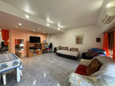 Formosa 1700, Piso 1727