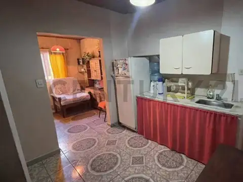 CASA/PH DE 3 AMBIENTES CON PATIO Y LAVADERO CASEROS, TRES DE FEBRERO