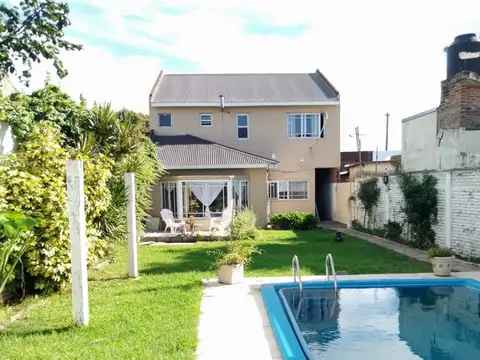 Casa en dos Plantas venta en Bernal Oeste. Quilmes