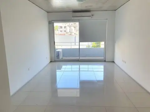 HERMOSO DEPARTAMENTO CON HERMOSO BALCON, VISTA ABIERTA, MUCHA LUZ 